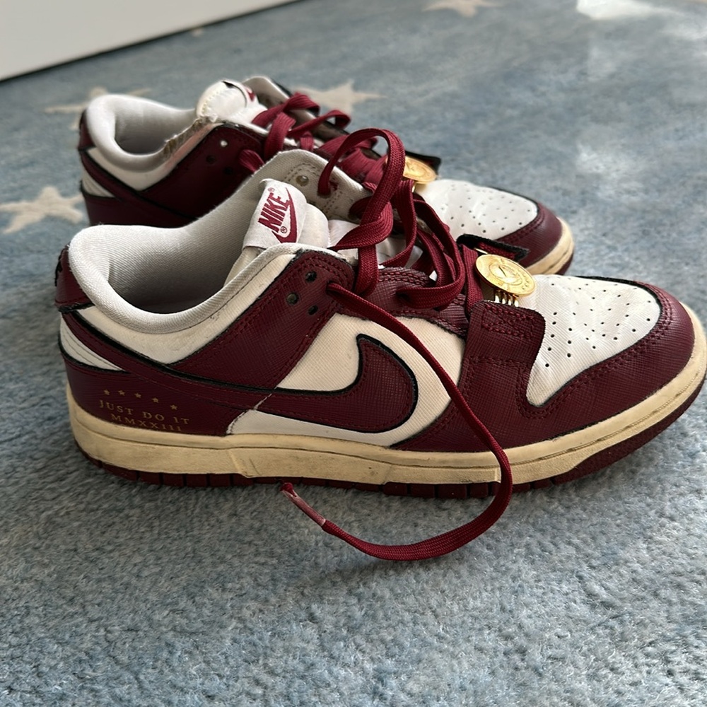 Nike Low Top Sneakers